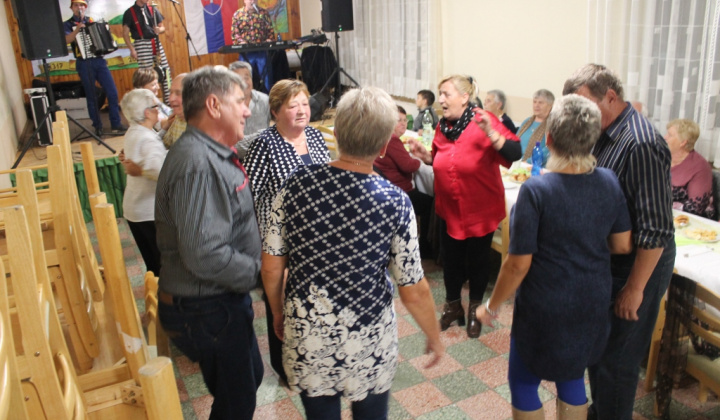 Fotka - Mesiac úcty k starším