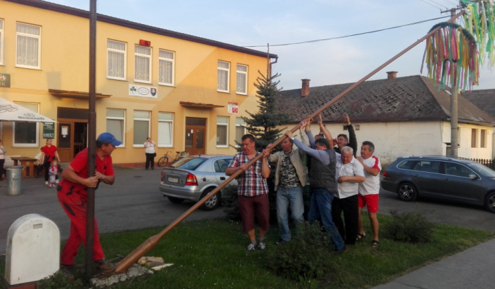 Fotka - Stavanie Mája