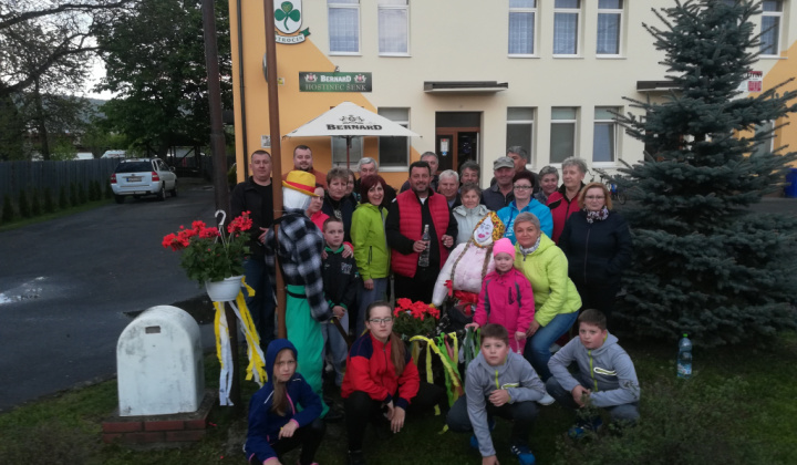 Fotka - Stavanie mája 2019